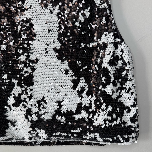 Gilbert Black & White Transforming Sequin Top – Size Large - Picture 9 of 16